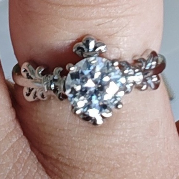 Jewelry - Solitaire Ring Fleur De Lis Silver Tone Adjustable Clear Stone Round Cut Ornate